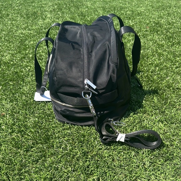 Lululemon Athletica Black Travel Bag with Durable Design- NWT - Picture 4 of 6